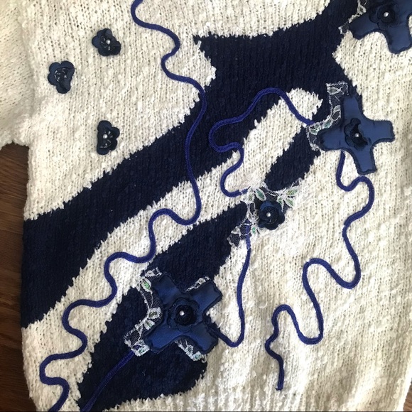 vintage 80s popcorn sweater S M white blue shoulder pads slouchy - Picture 4 of 5